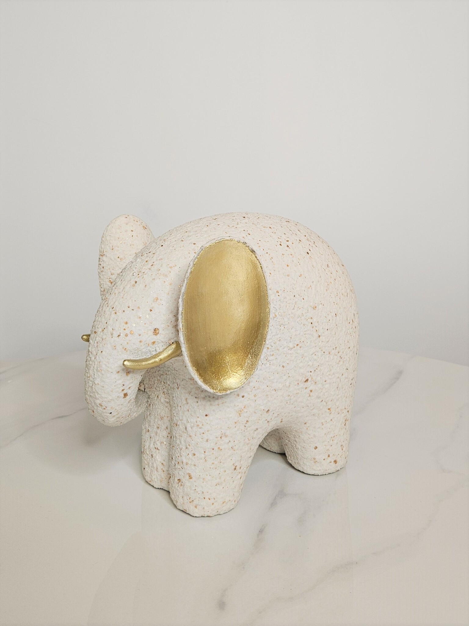 Статуэтка Golden ear elephant A