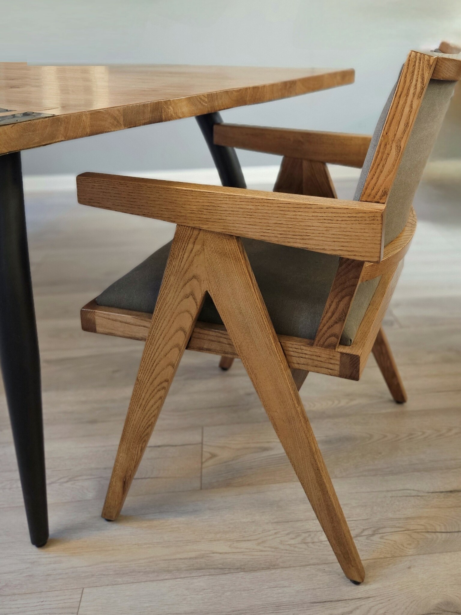Кресло Aristide Canvas Armchair