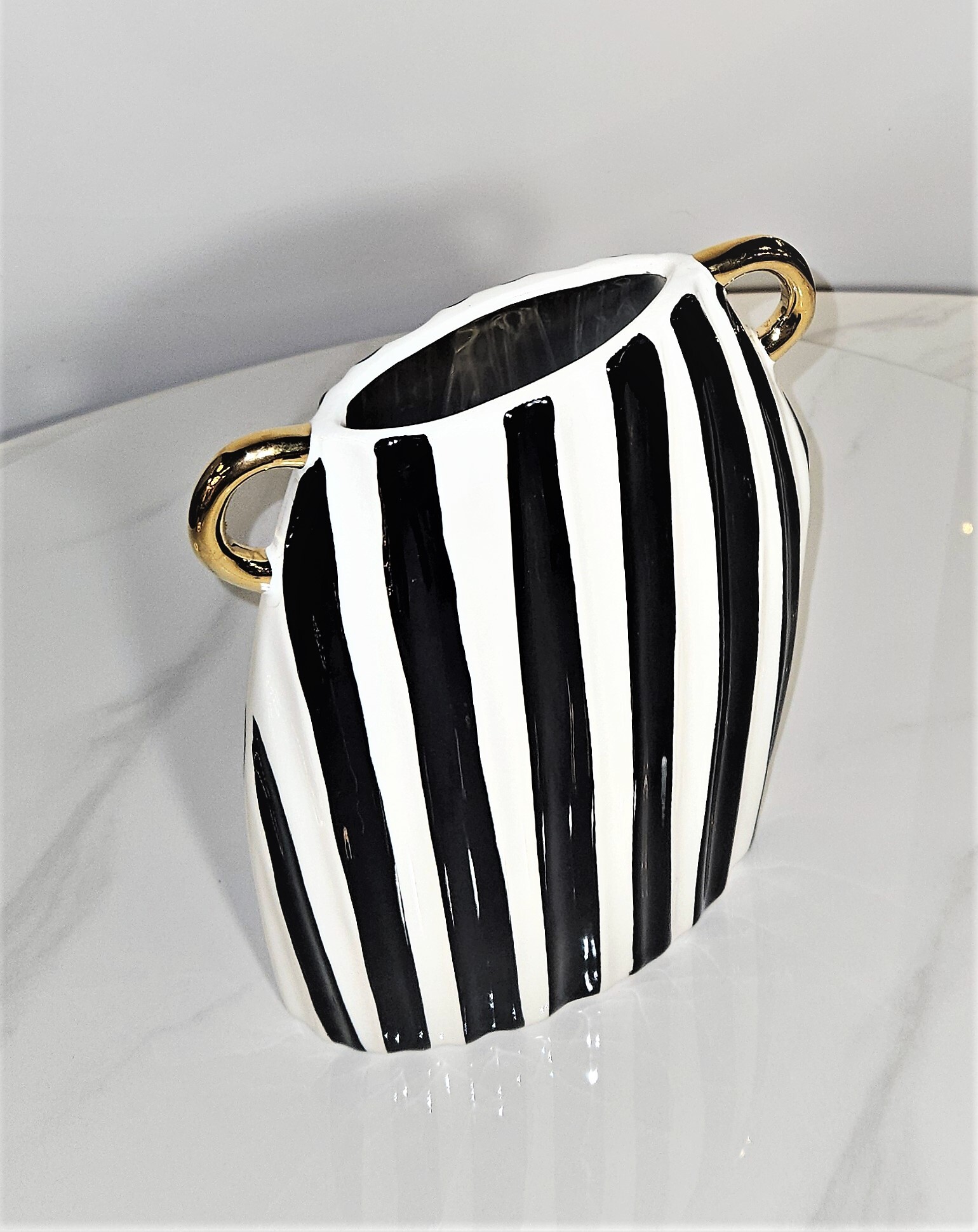 Ваза Vertical line vase A