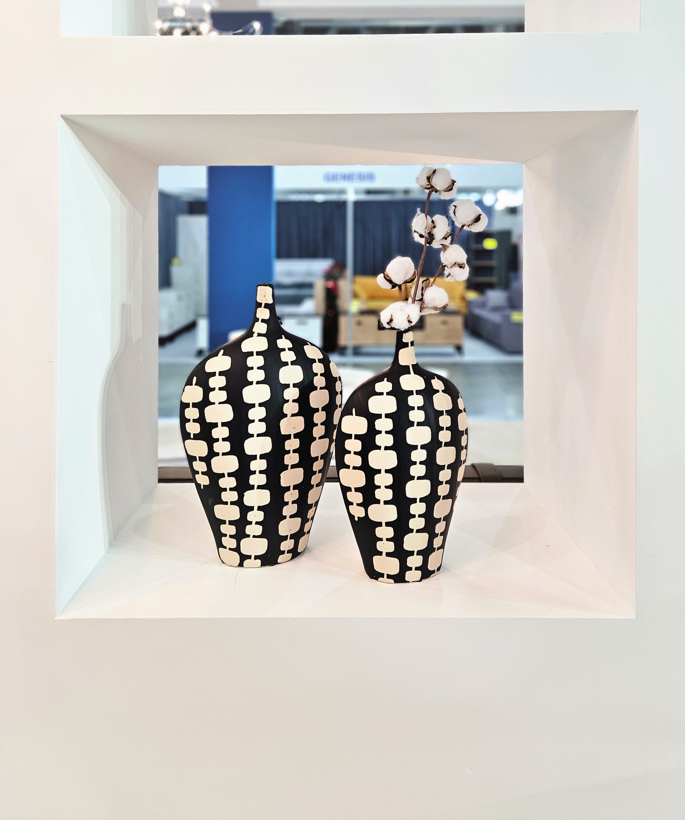 Ваза Black And White Narrow Mouth Vase A