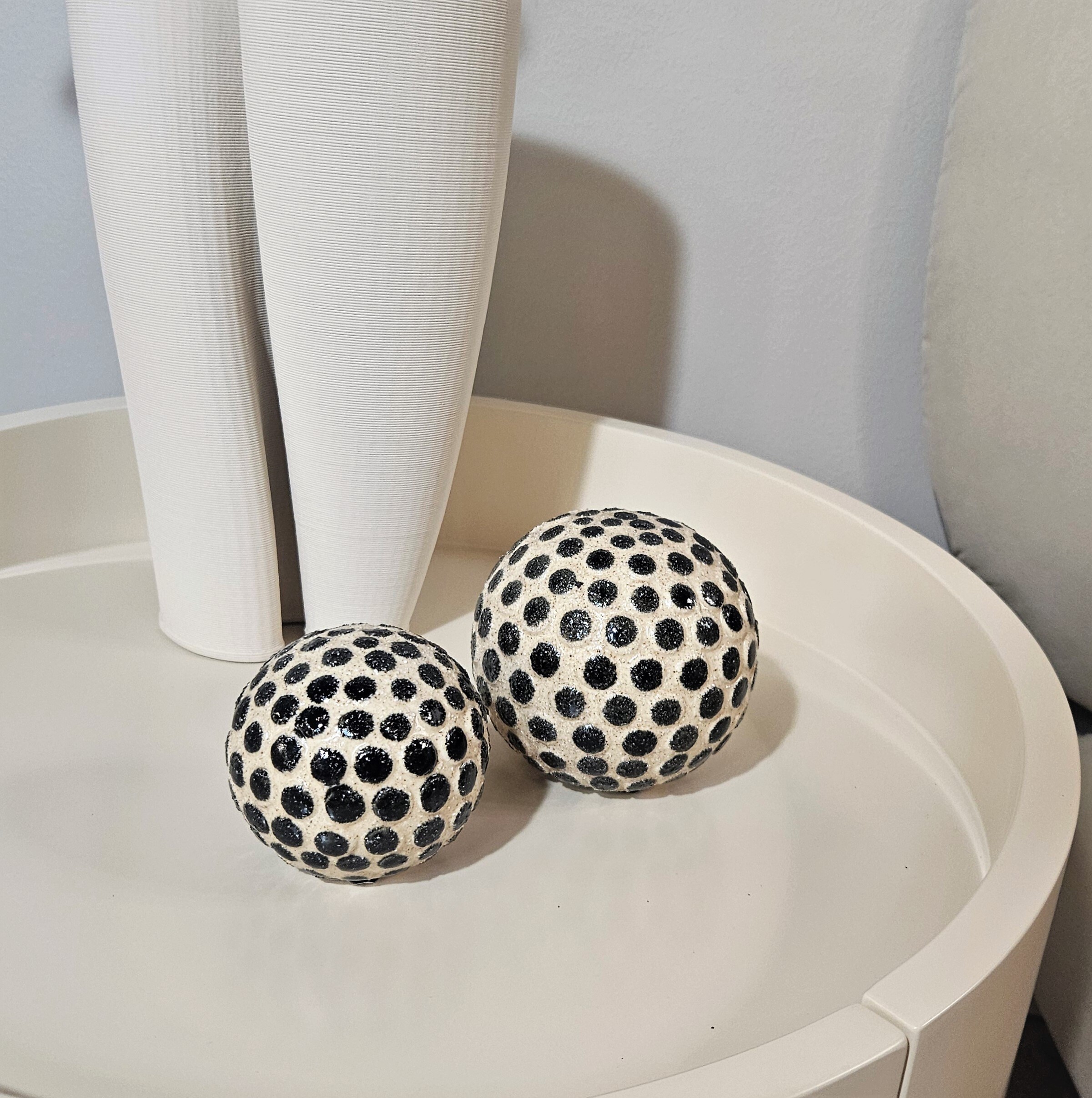 Статуэтка Black Polka Dot Sand Ball