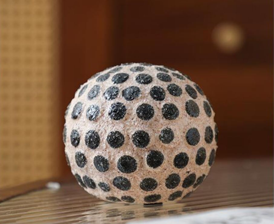 Статуэтка Black Polka Dot Sand Ball