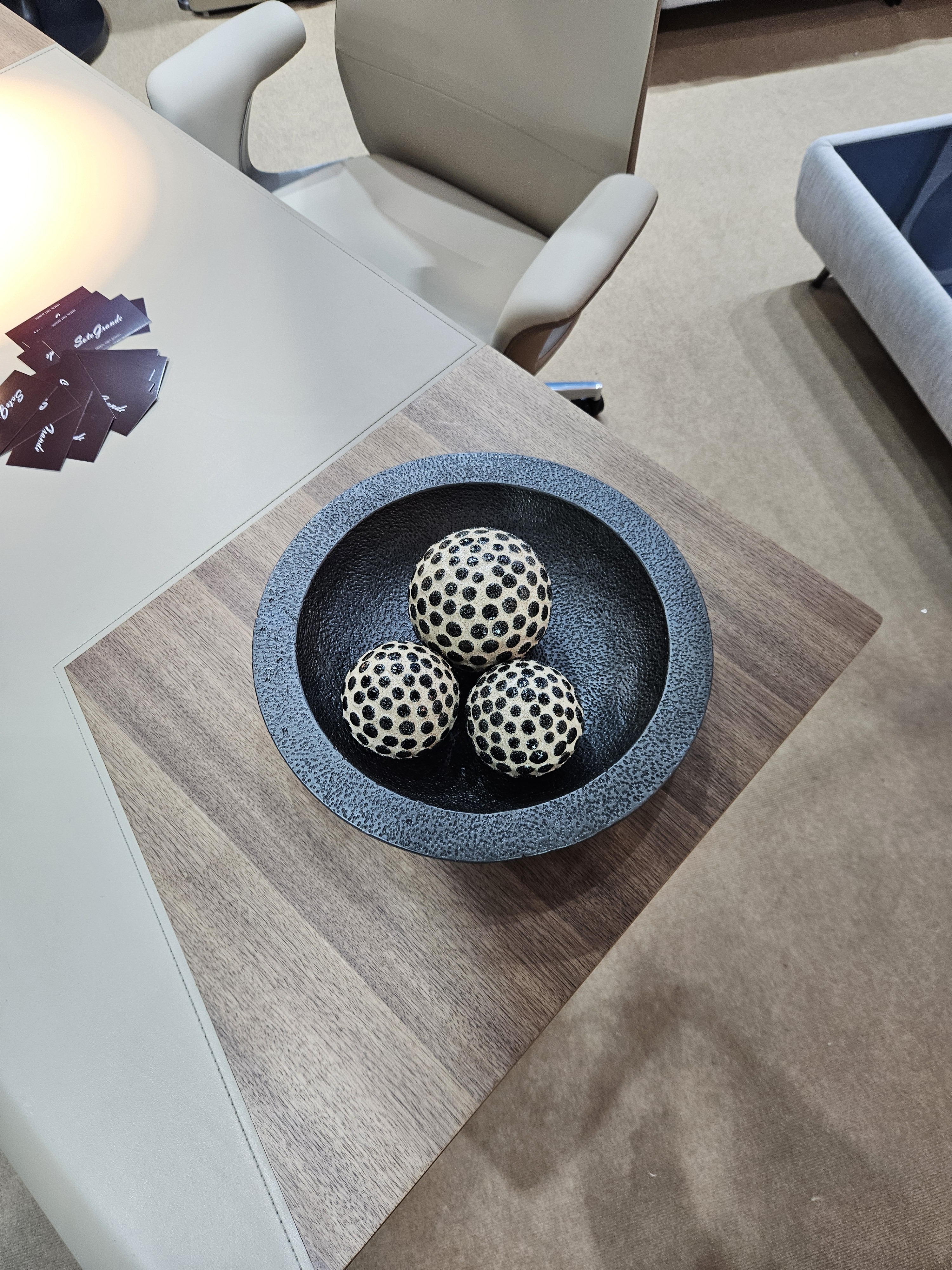 Статуэтка Black Polka Dot Sand Ball