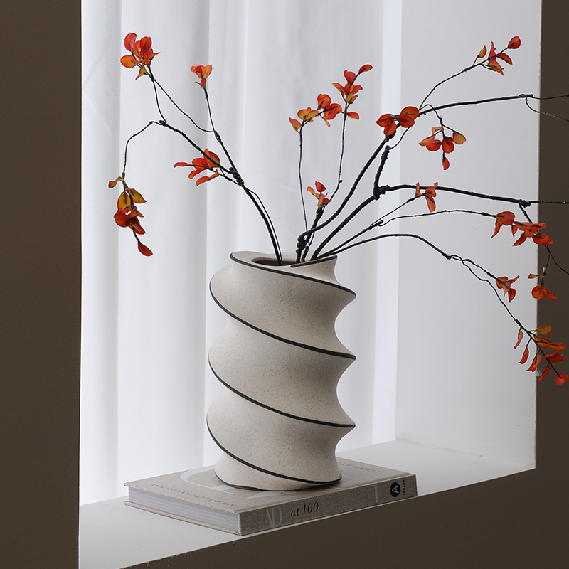 Ваза Hand Drawn Spiral Vase A