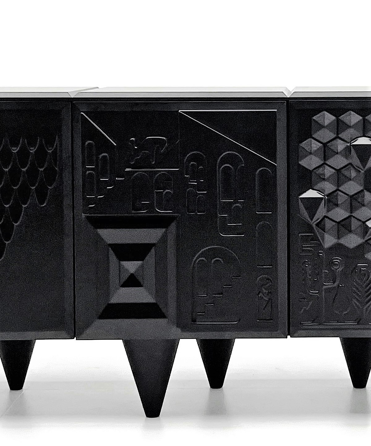 Комод BLACK D056