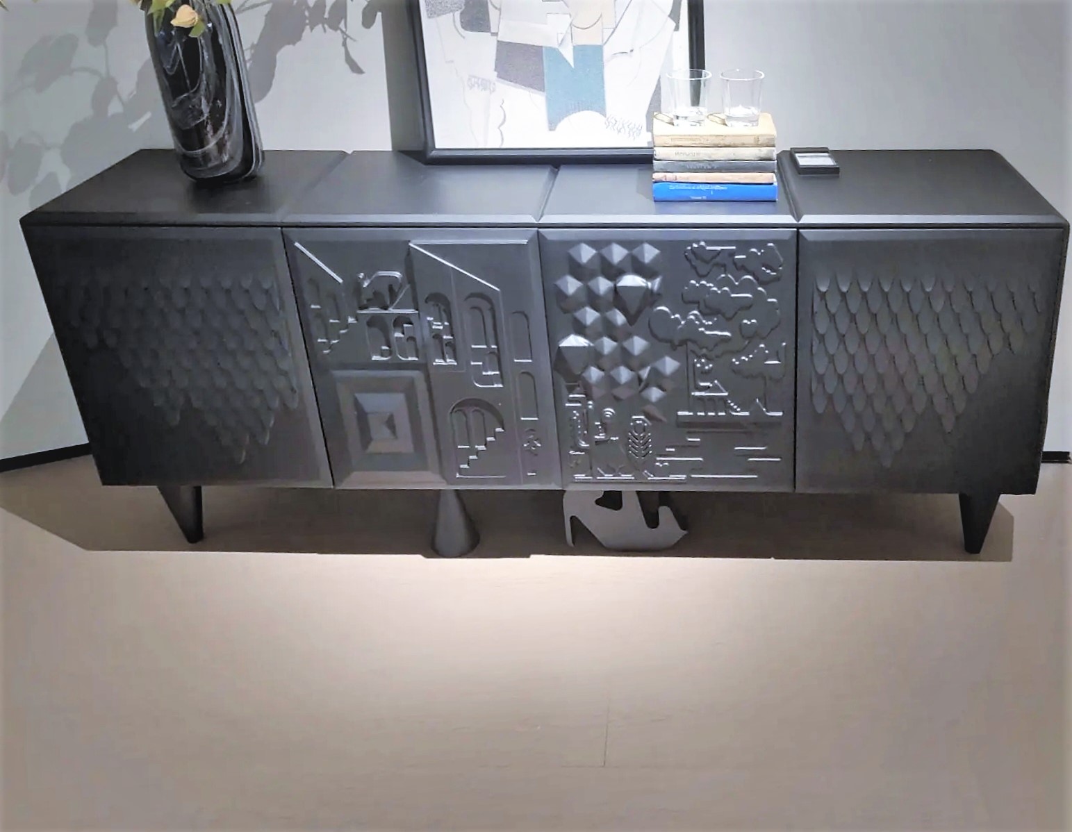 Комод BLACK D056