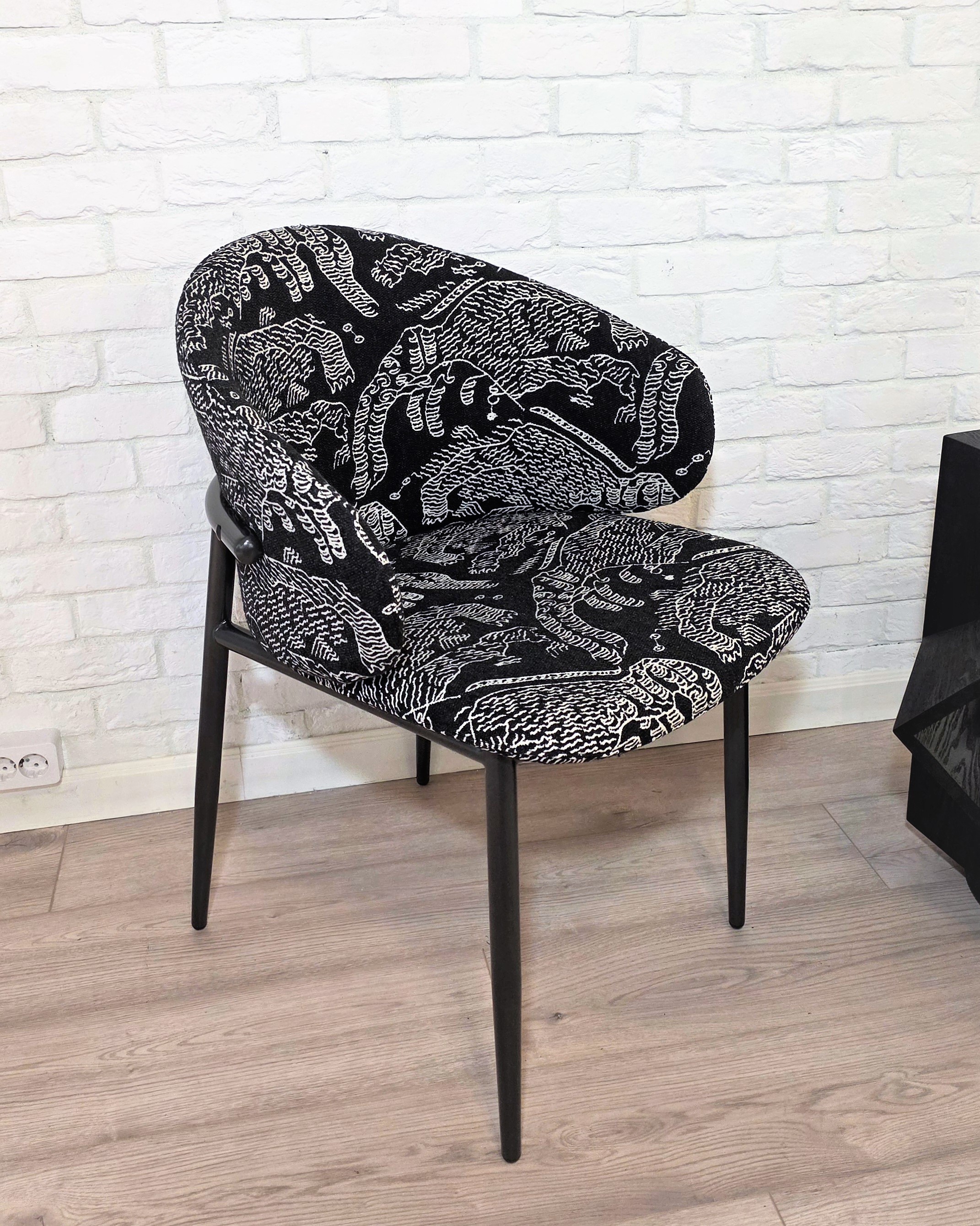 Стул Angie B607