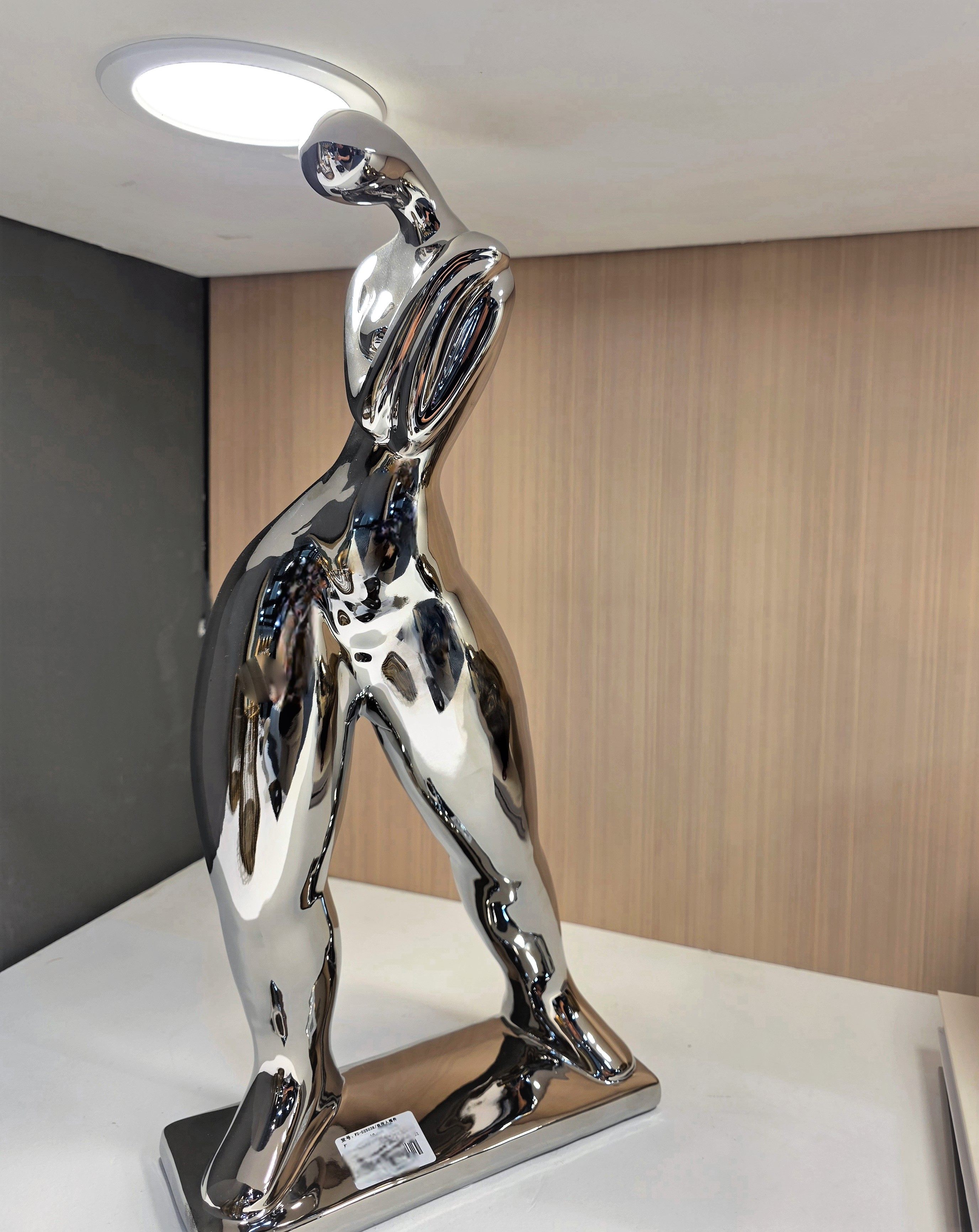 Статуэтка Confident Women Ornament