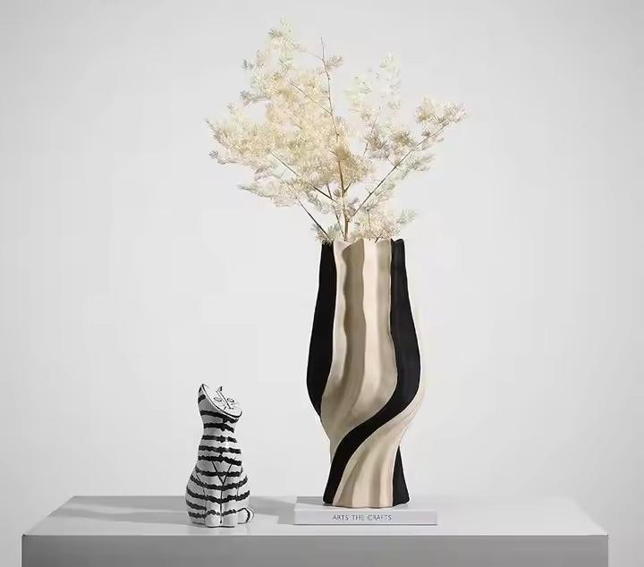 Ваза Skirt shape vase