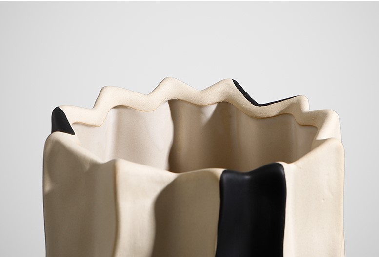 Ваза Skirt shape vase