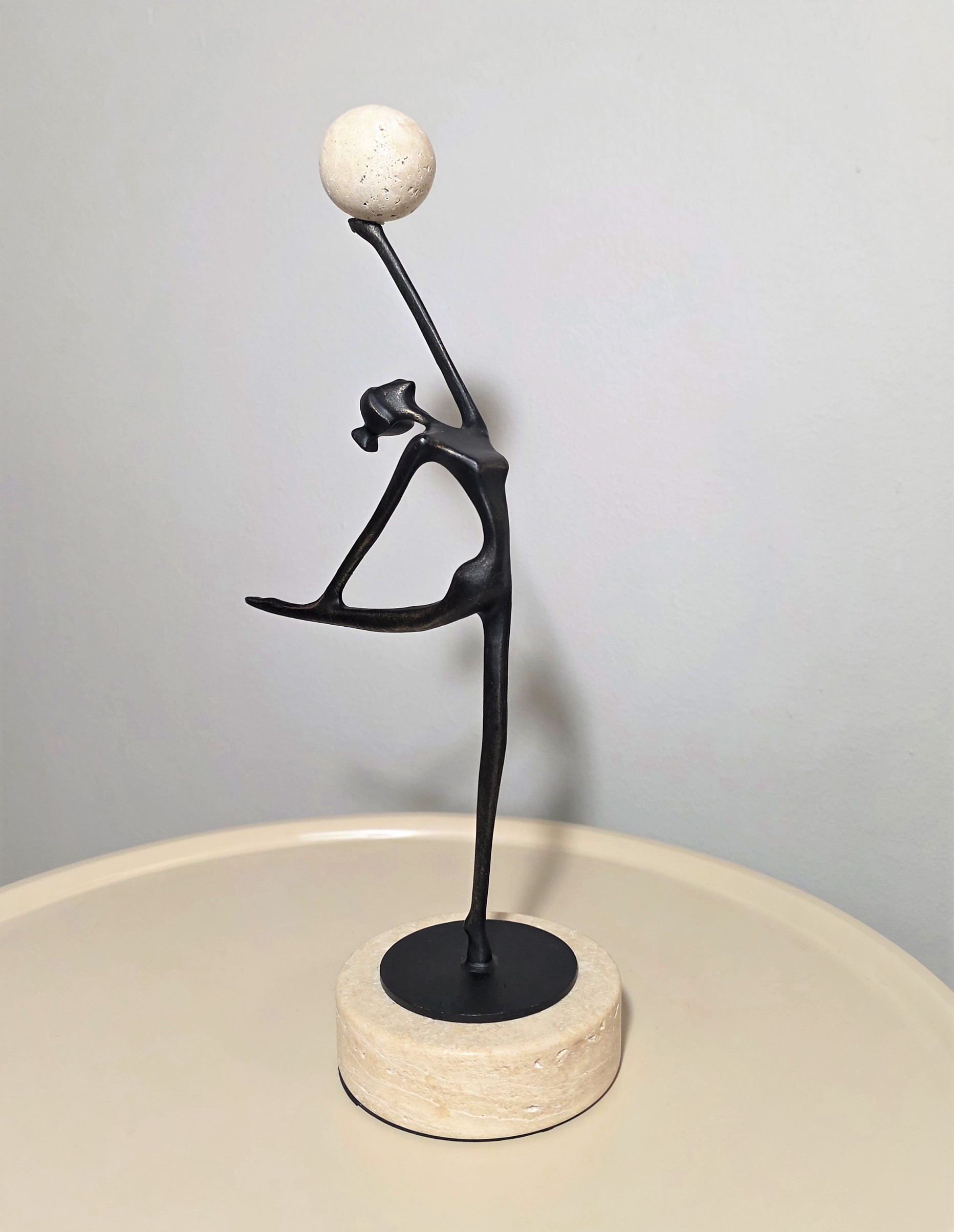 Статуэтка Lady with Ball KA5060A