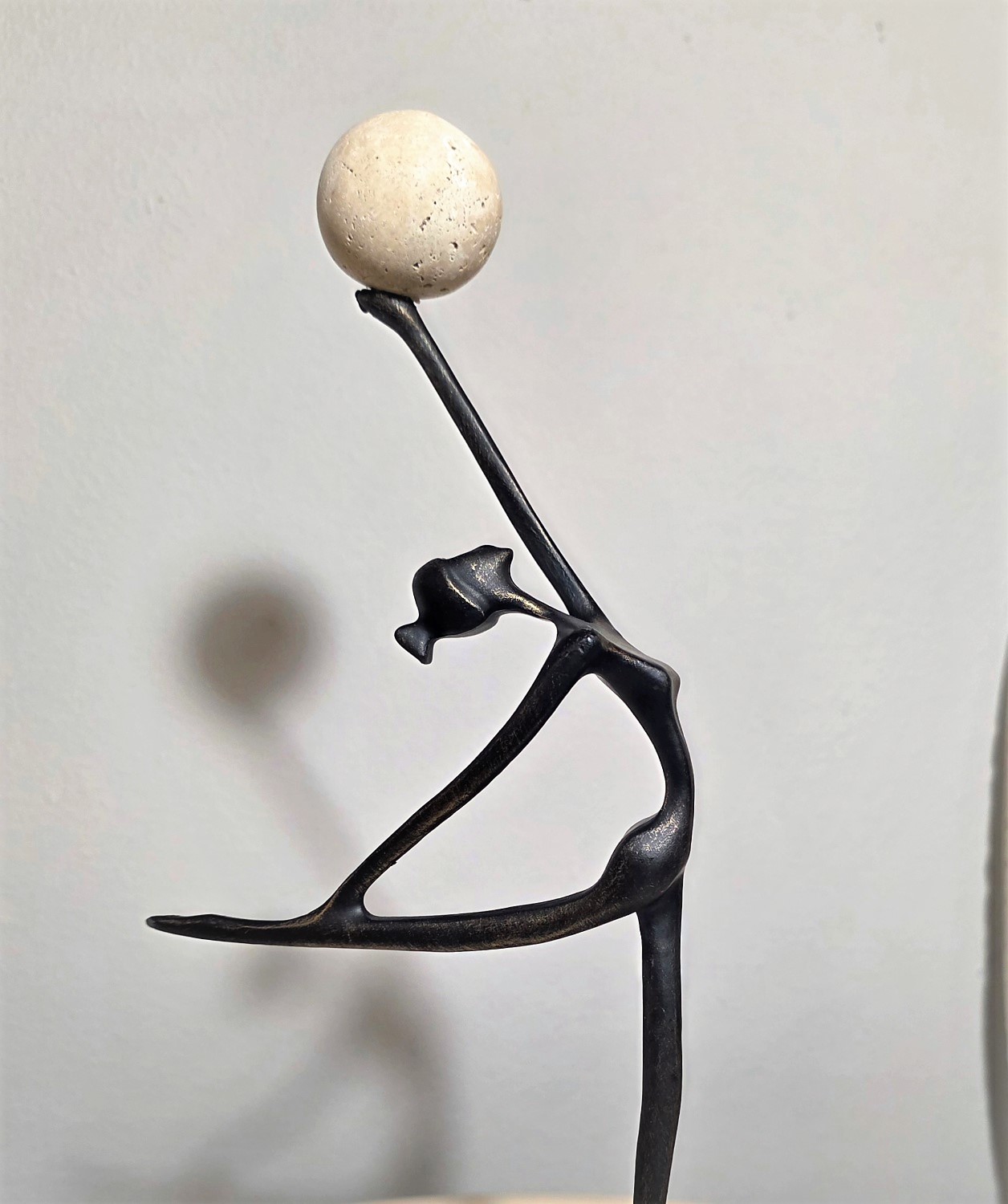 Статуэтка Lady with Ball KA5060A