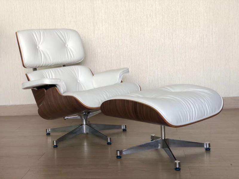 Кресло Eames Lounge с оттоманкой
