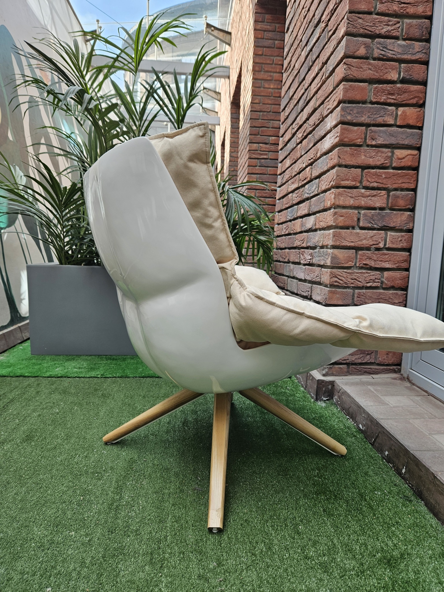 Поворотное кресло Husk