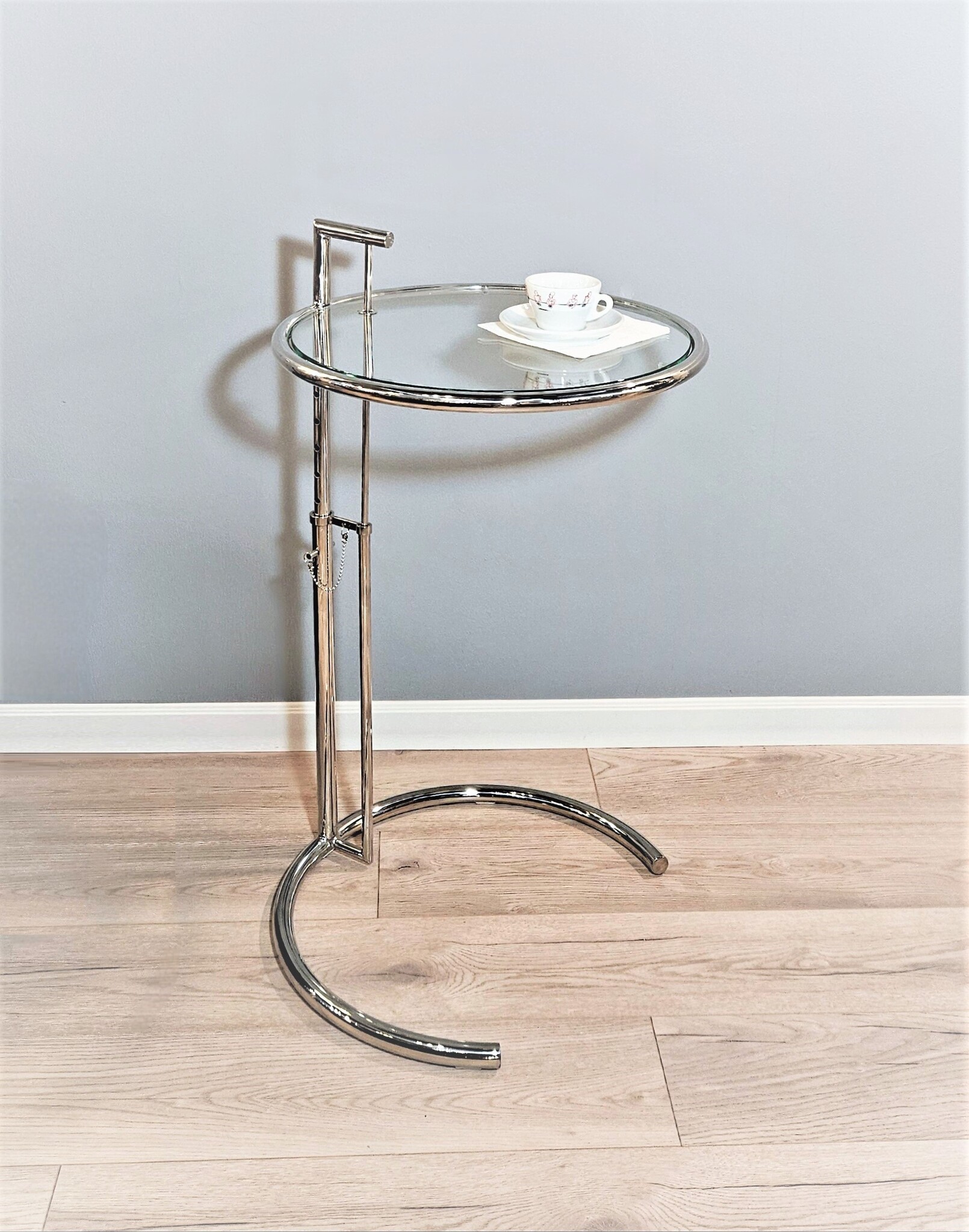 Стол Eileen Gray Style Coctail Table E1027
