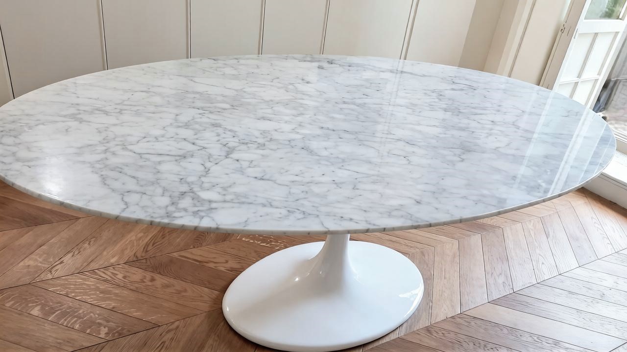 Стол Tulip Oval Marble