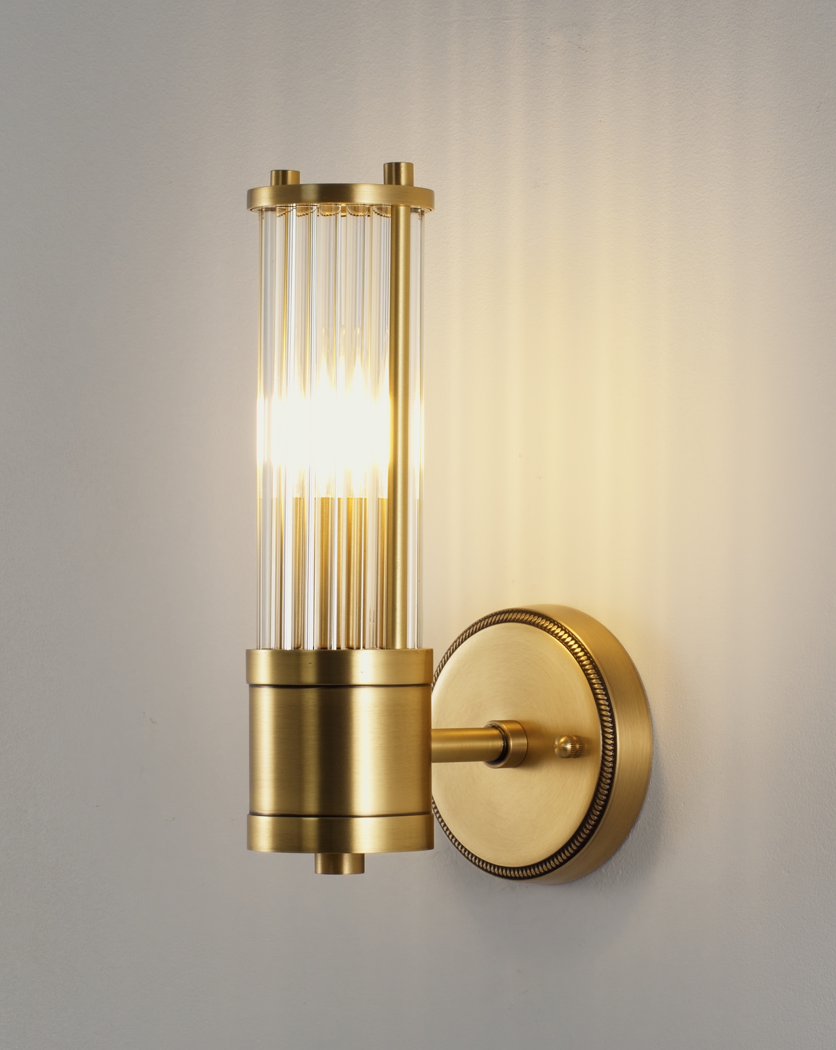 Светильник настенный V11020-1W Brass