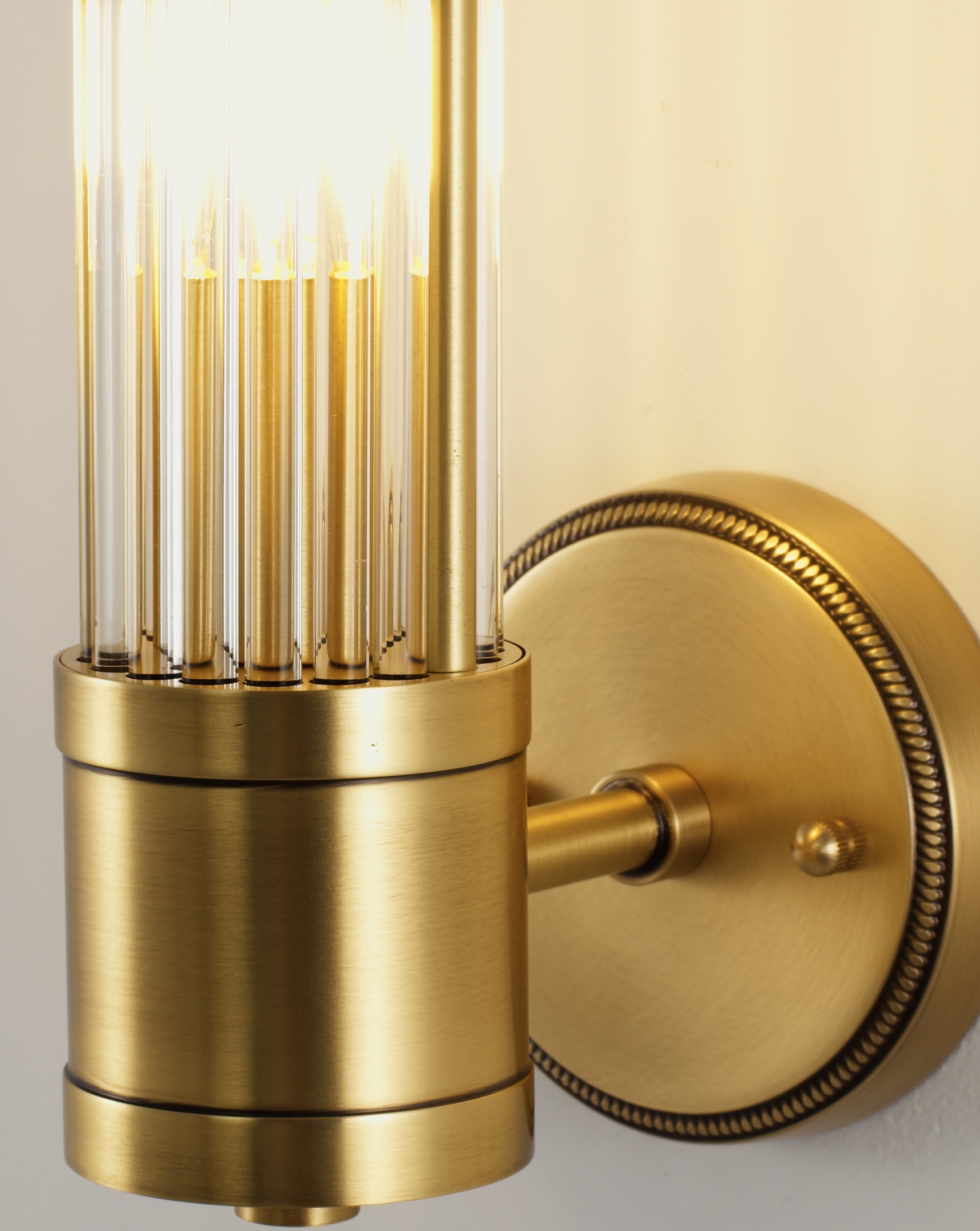 Светильник настенный V11020-1W Brass