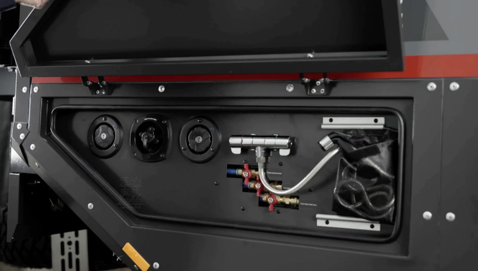 Внедорожный жилой прицеп Conqueror UEV590pro