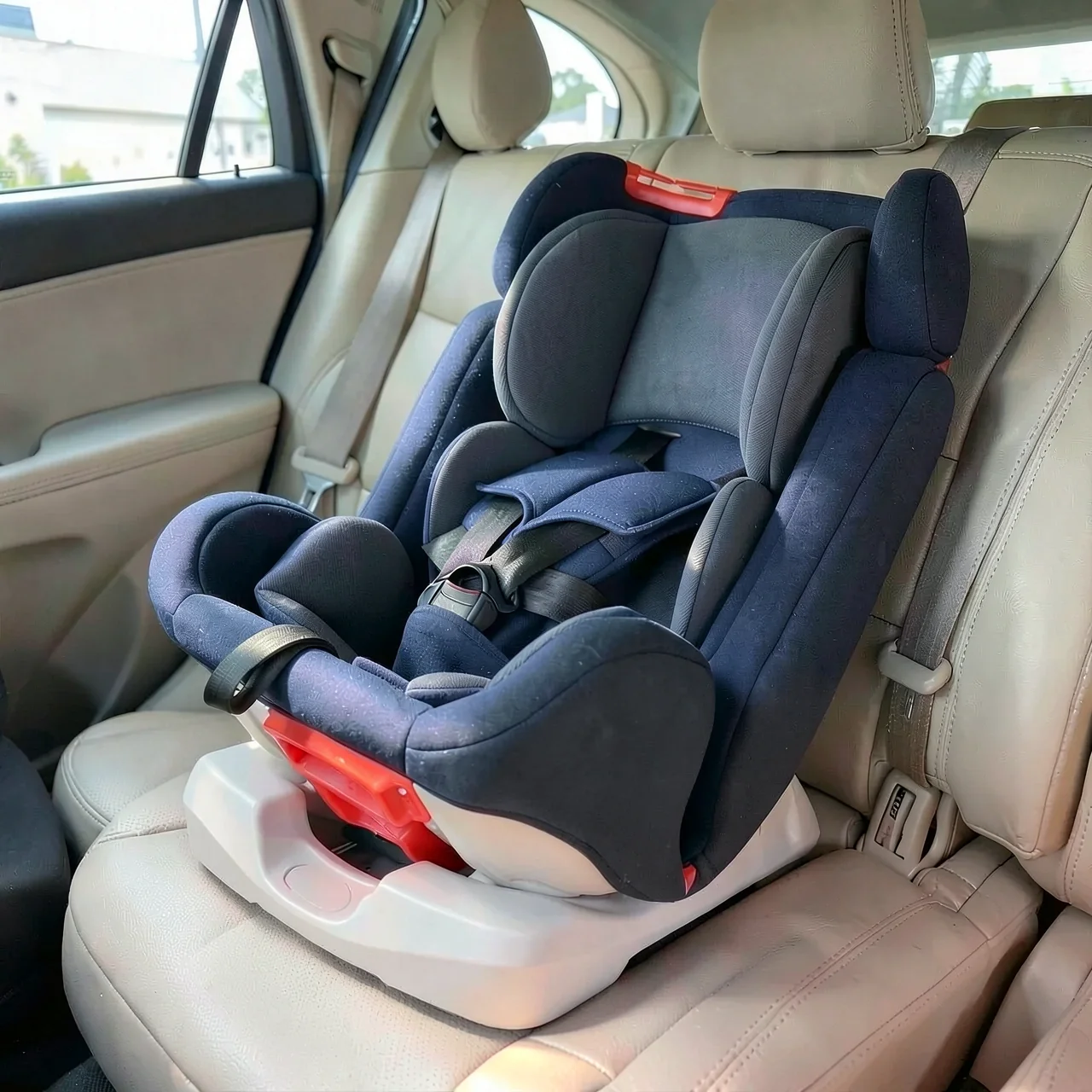 Автокресло Kim Ke Baby черное ISOFIX
