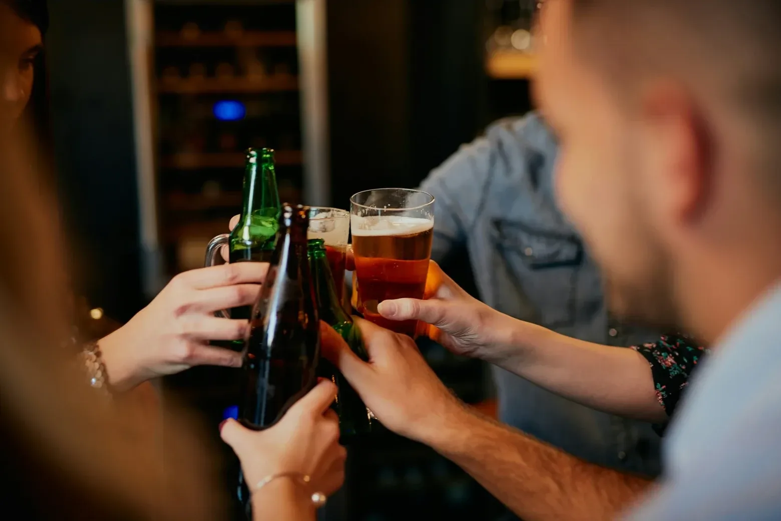 🍷 В Минздраве назвали самые «пьющие» регионы России  Самый высокий уровень потребления алкоголя зафи