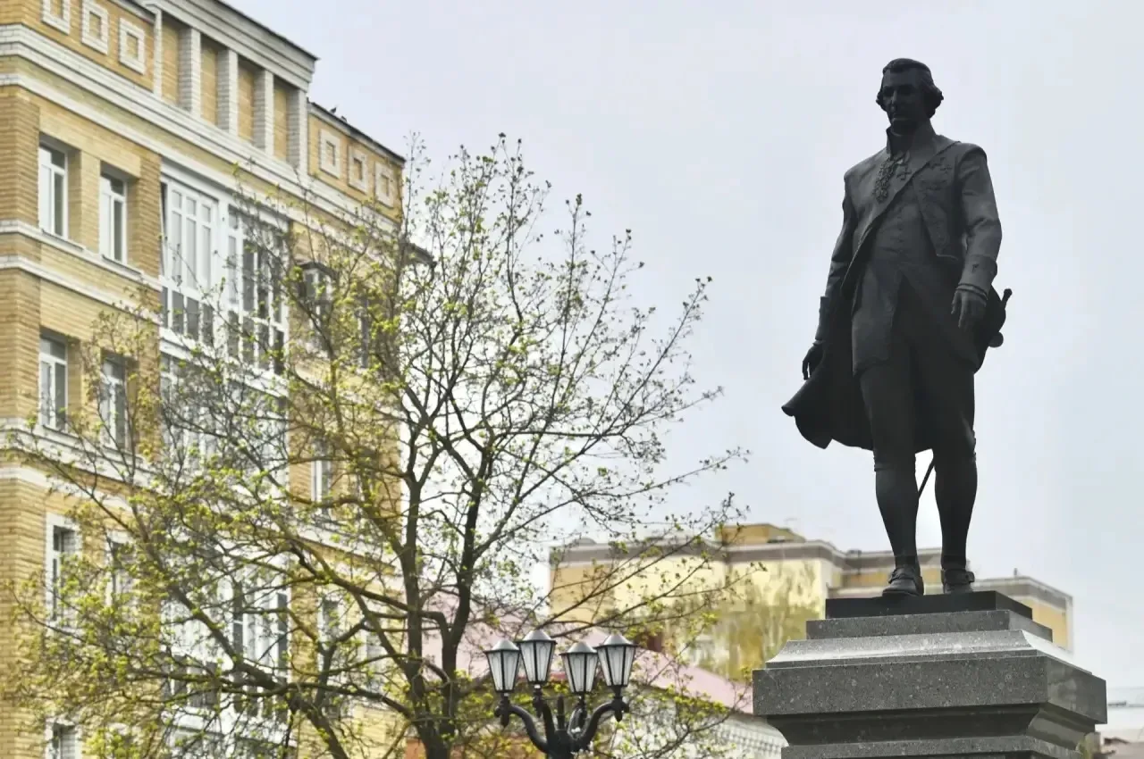 📍В Тамбове установлен памятник выдающемуся государственному деятелю, первому министру юстиции Россий
