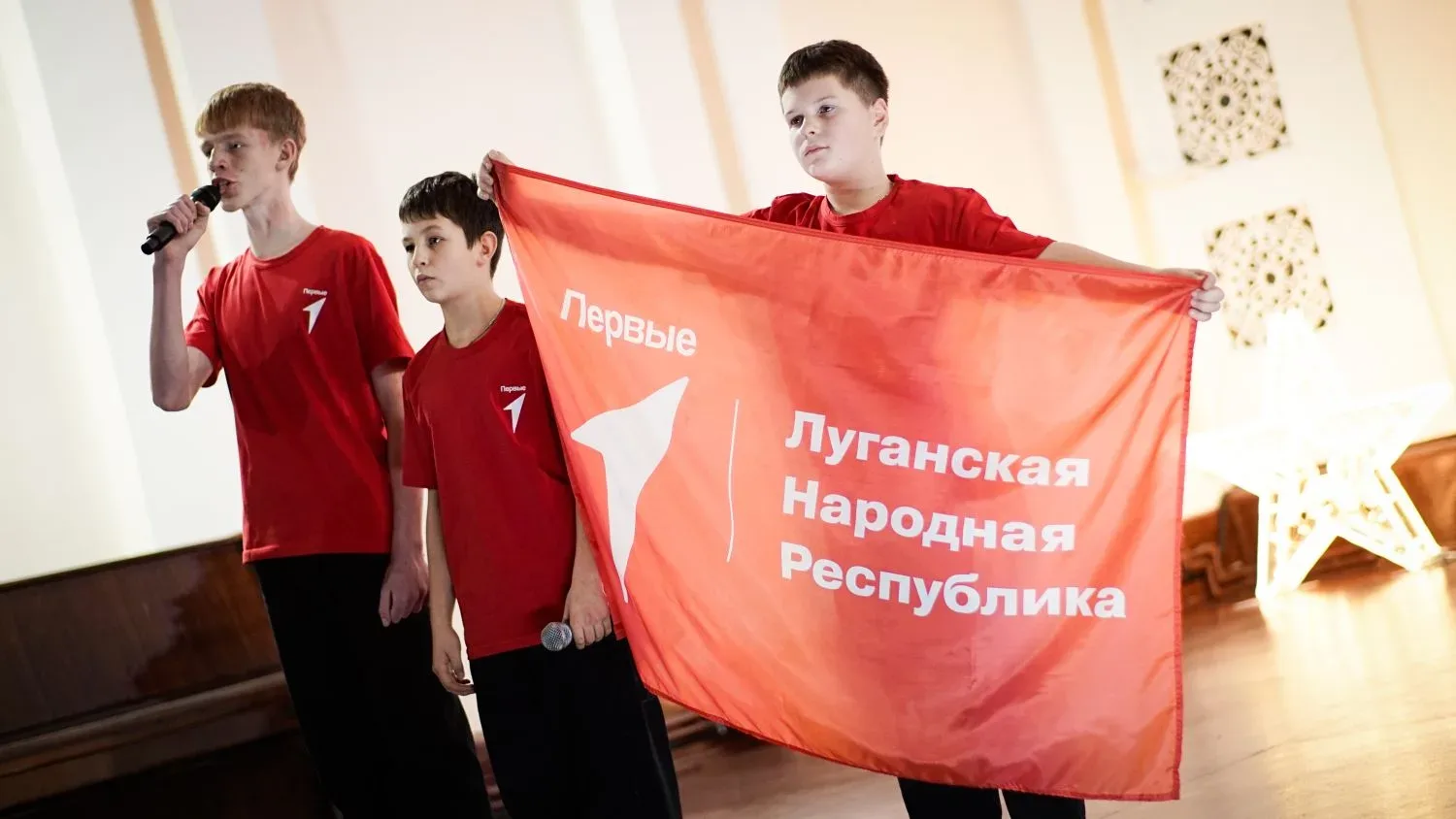 Сегодня у нас двойной повод для теплых слов. Для тех, чье детство прошло в советские годы, 19 мая – 