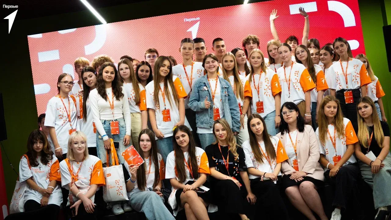 Сегодня у нас двойной повод для теплых слов. Для тех, чье детство прошло в советские годы, 19 мая – 