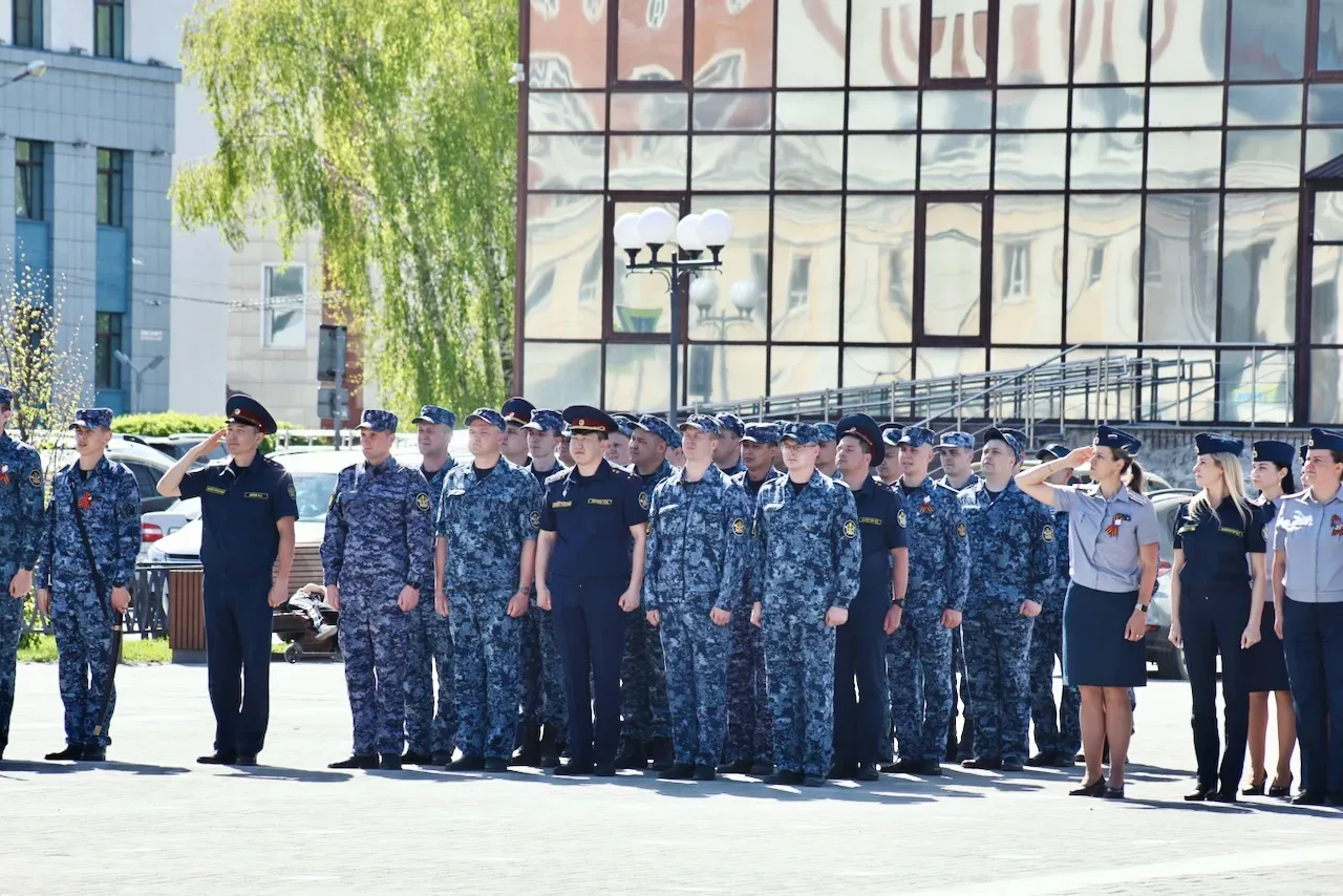 В Горно-Алтайске проходят репетиции парада Победы  В едином строю – военнослужащие, участники спецоп