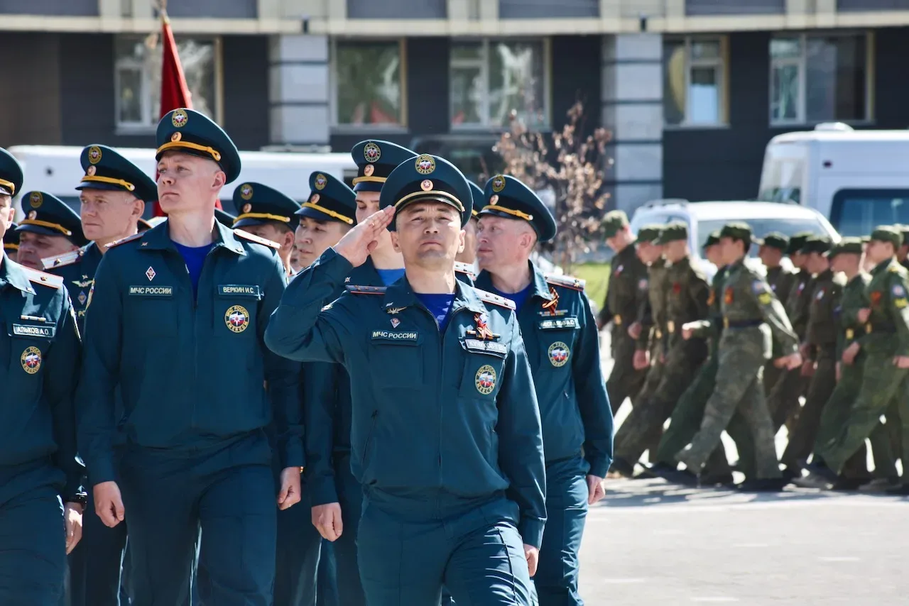 В Горно-Алтайске проходят репетиции парада Победы  В едином строю – военнослужащие, участники спецоп