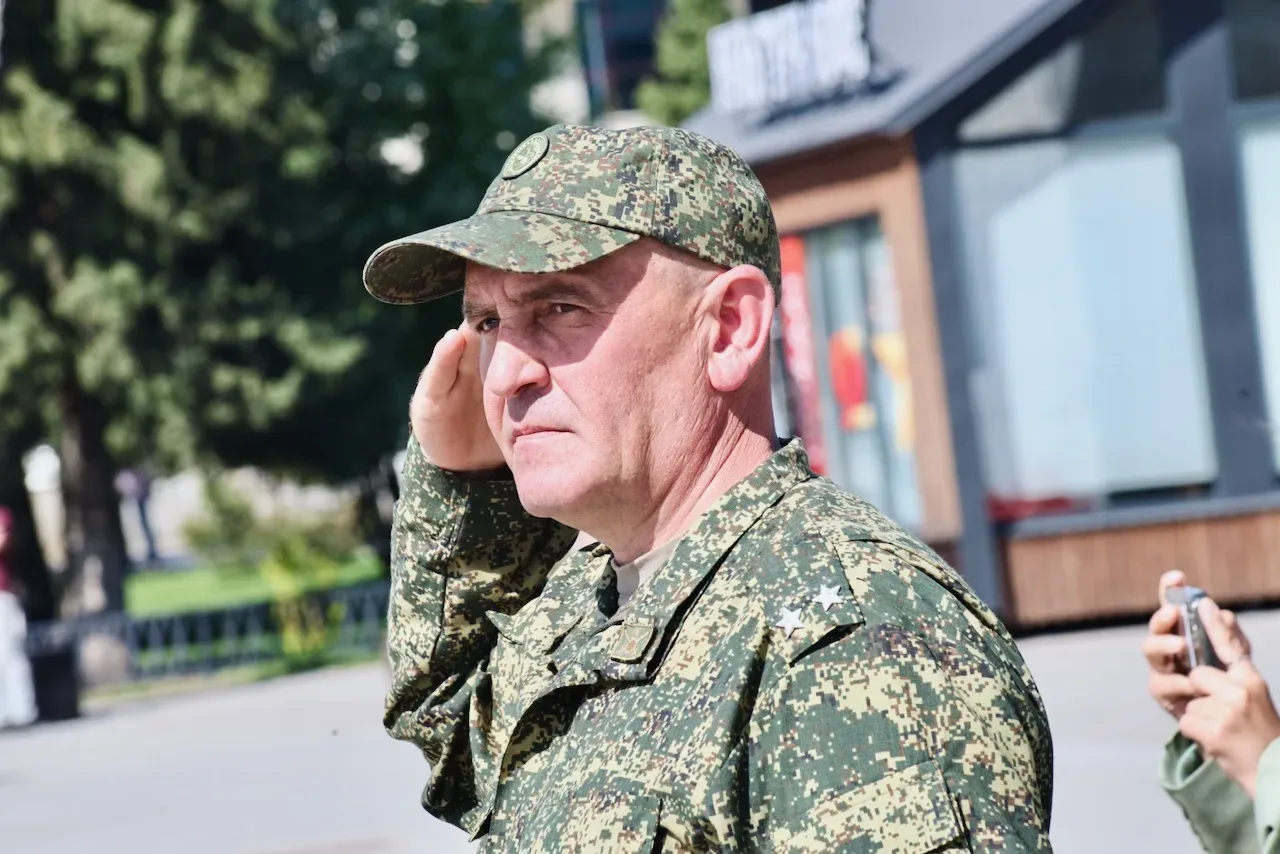 В Горно-Алтайске проходят репетиции парада Победы  В едином строю – военнослужащие, участники спецоп