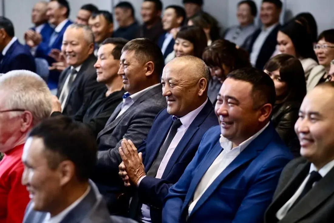 Андрей Турчак встретился с представителями общественности Кош-Агачского района   Глава Республики Ал