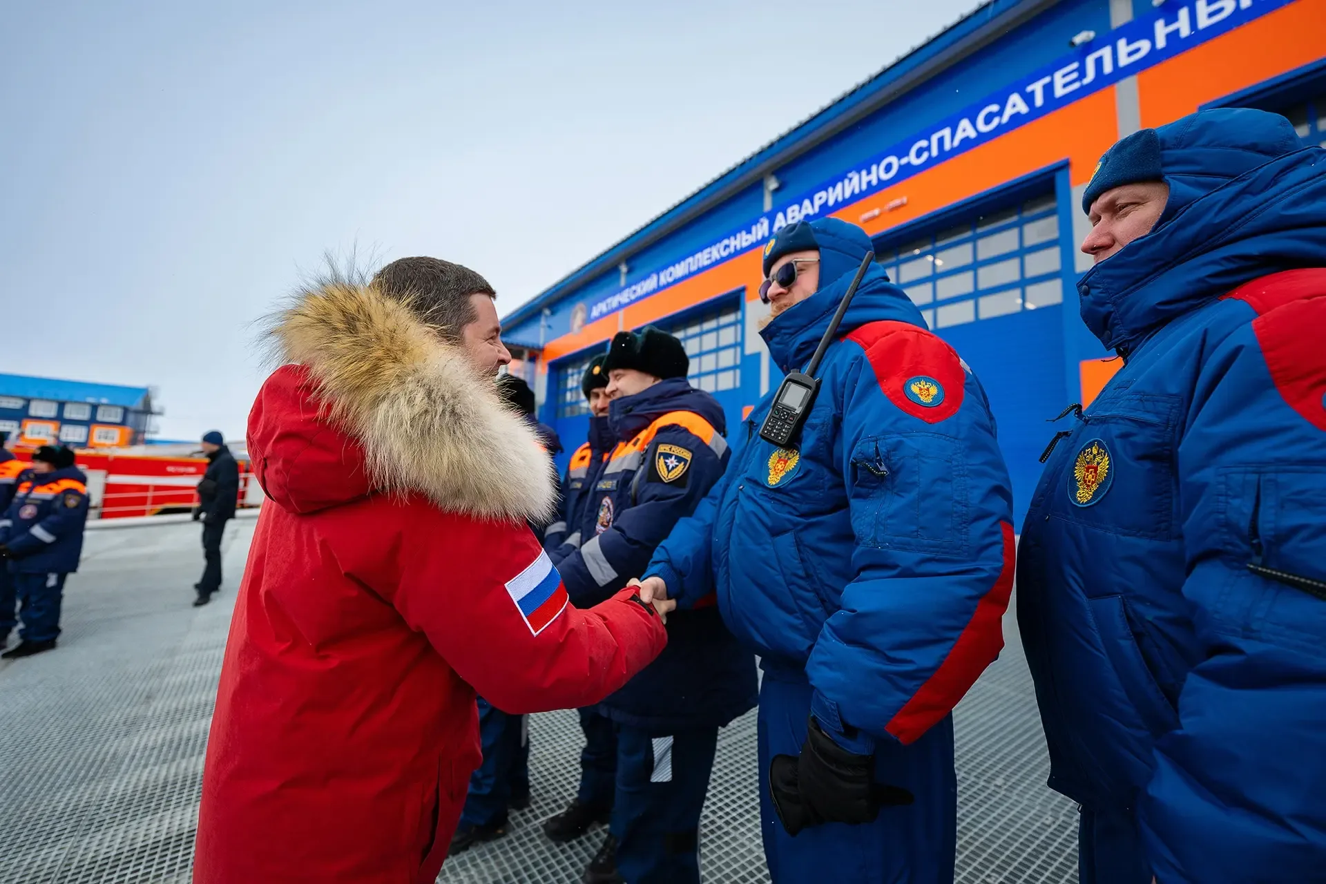Вместе с главой МЧС России Александром Куренковым и руководителем Федерального медико-биологического