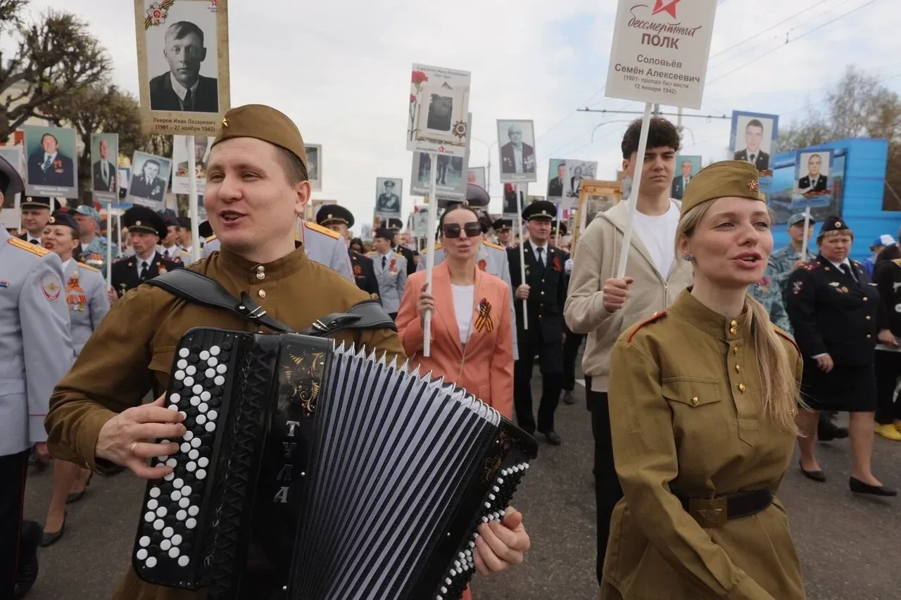 Великая Победа не осталась в далёком 1945 году. Она живёт в нас – в детях, внуках и правнуках поколе
