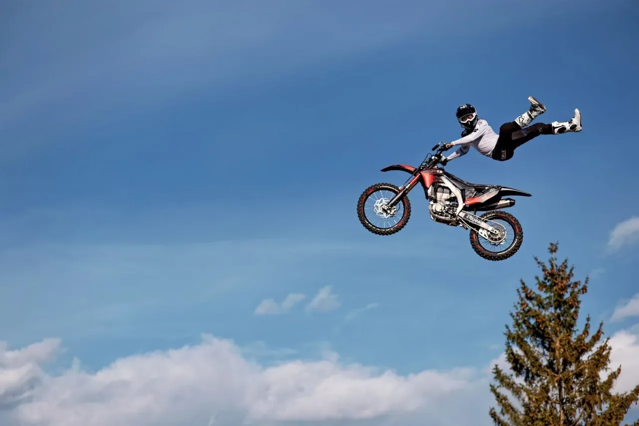 Подмосковный Рошаль приглашает на выступление команды мотофристайла FMX13  Уже завтра жители и гости