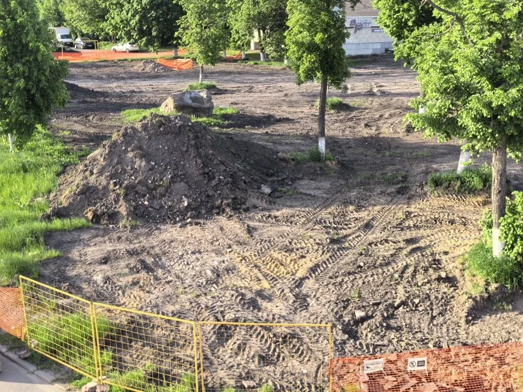 🌳В Орле благоустраивают сквер им. А.П. Иванова   Работы ведут в рамках нацпроекта «Инфраструктура дл