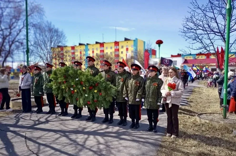 15 тысяч колымчан в городах и поселках Магаданской области прошли сегодня в «Бессмертном полку».  В 