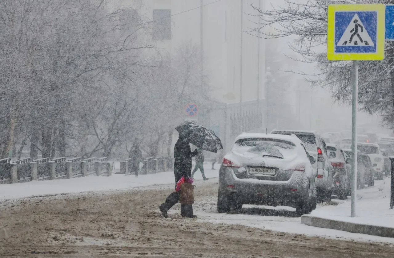 В субботу, 16 мая, в Магаданской области преимущественно снег с дождем.  🌧️ Магадан: от +1 до -2 ℃, 