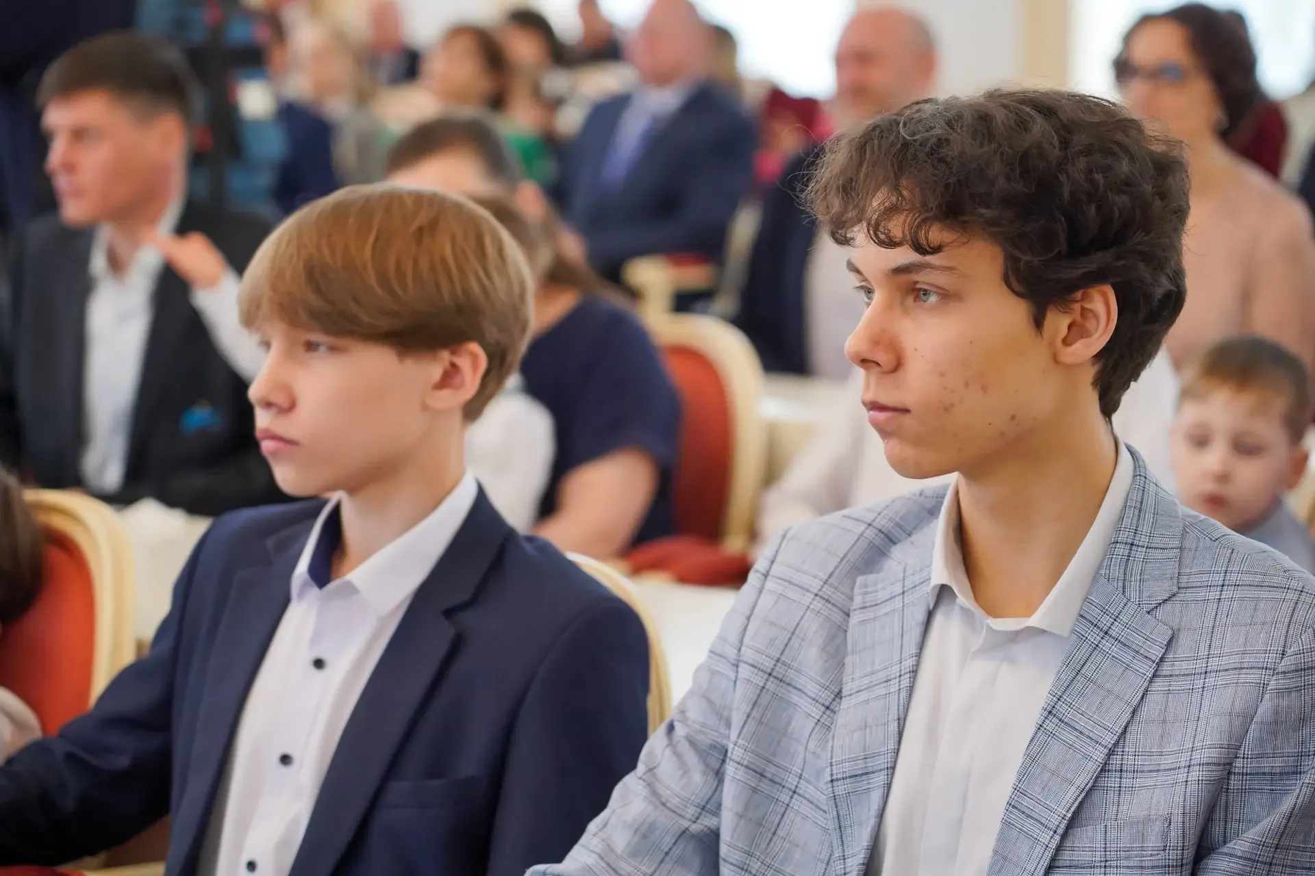 Международный день семьи отмечаем торжественно: заслуженные награды получили лучшие многодетные семь