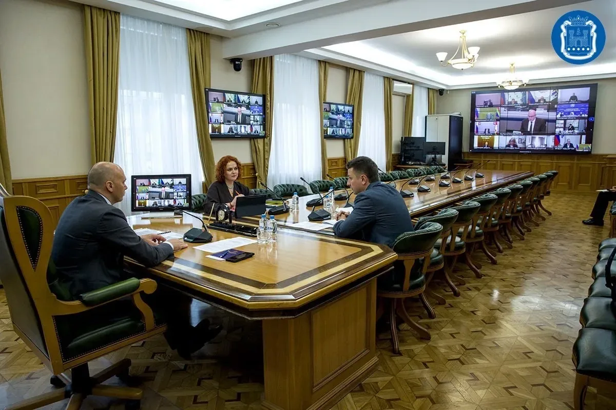 Губернатор Алексей Беспрозванных по видеосвязи доложил вице-премьеру Дмитрию Чернышенко о ходе строи