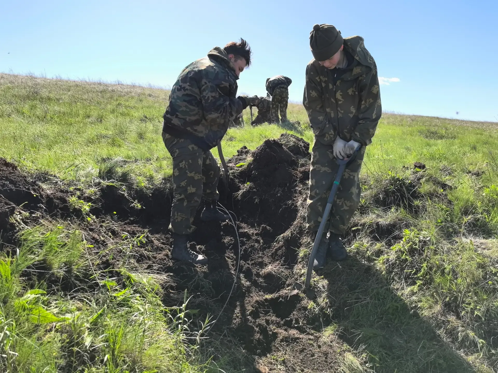 Югорские поисковики вернулись из экспедиции по местам Сталинградской битвы  Два сводных отряда из Ни