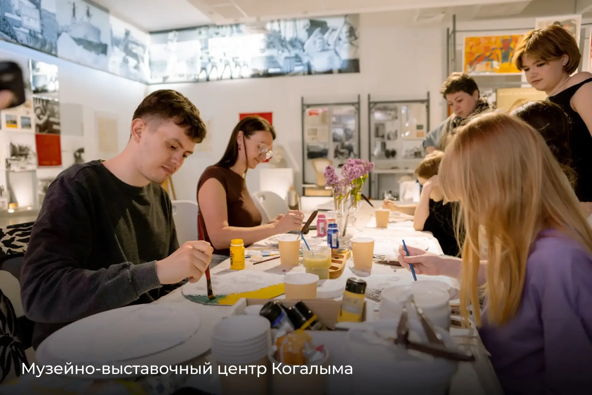 «Ночь музеев» напомнила югорчанам о родном   Патефоны, кассетные магнитофоны, космические скафандры,