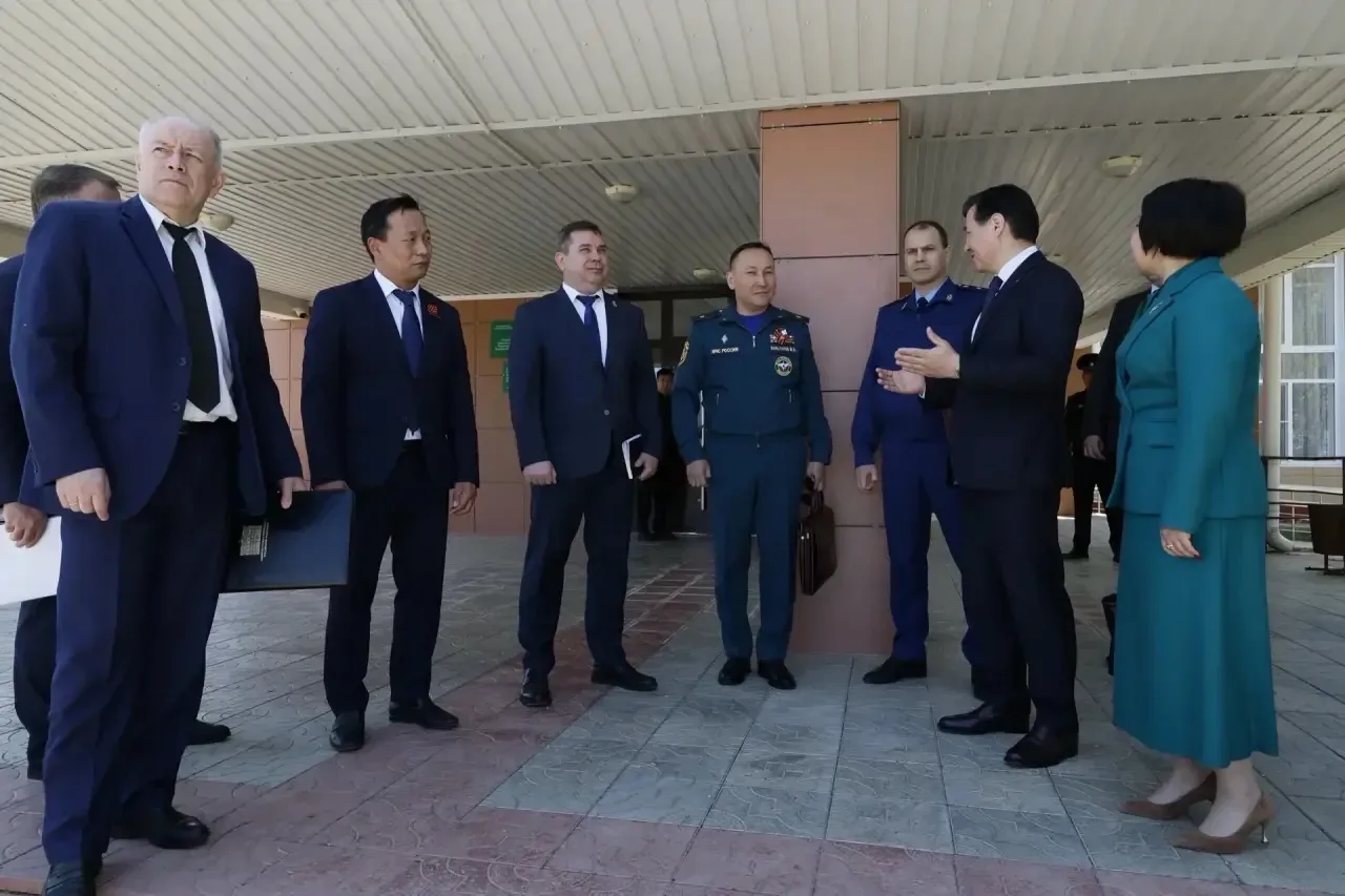 Провел выездное заседание Антитеррористической комиссии Калмыкии   Вместе с коллегами обсудили меры 