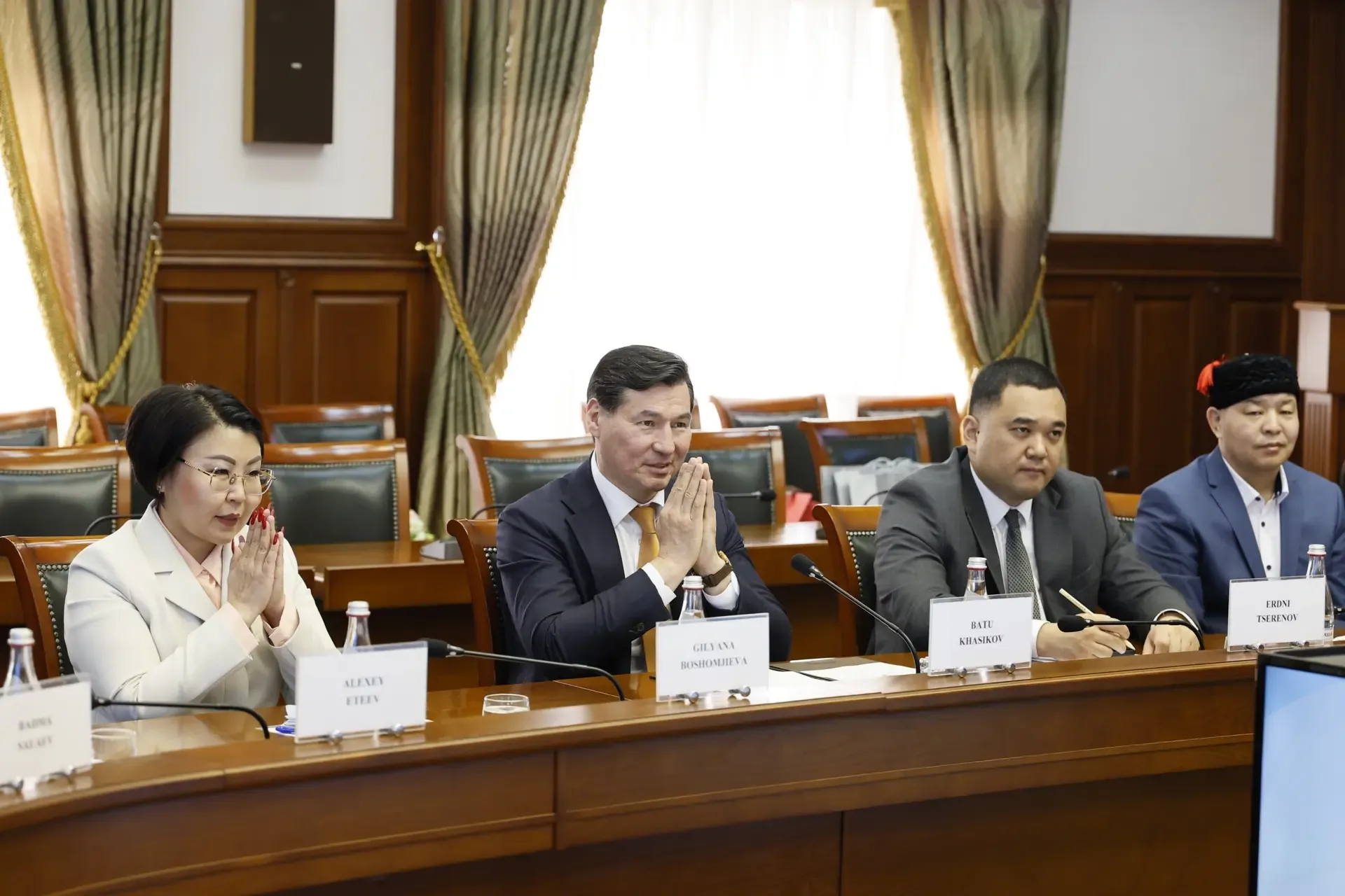 Провел рабочую встречу с директором Индийского совета по культурным связям госпожой Нандини Синглой 