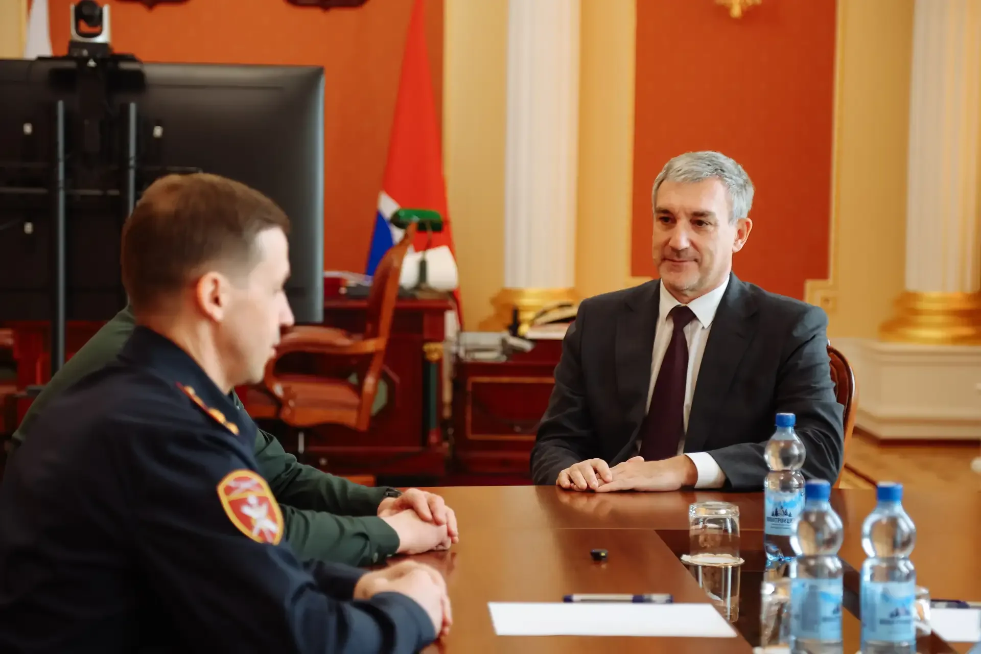 Провел рабочую встречу с новым руководителем Управления Росгвардии по Амурской области Сергеем Алекс