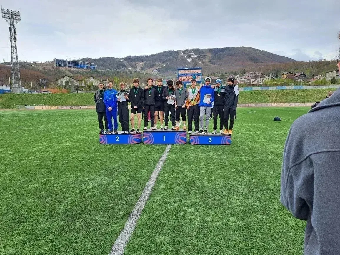 🏆 Нас не догонят: легкоатлеты Улан-Удэ отличились на соревнованиях ДФО 💪  Воспитанники СШОР №1 г. Ул