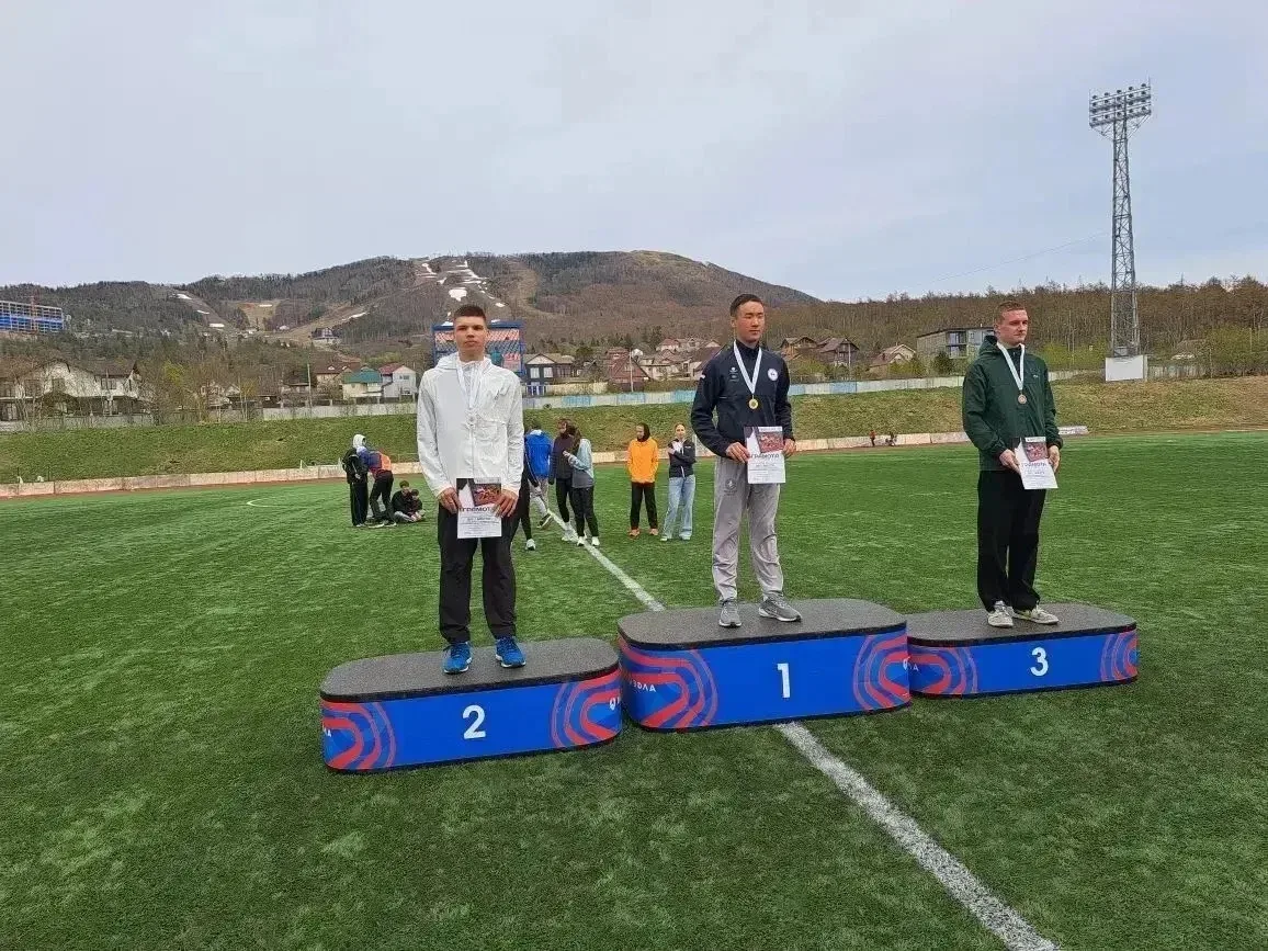 🏆 Нас не догонят: легкоатлеты Улан-Удэ отличились на соревнованиях ДФО 💪  Воспитанники СШОР №1 г. Ул