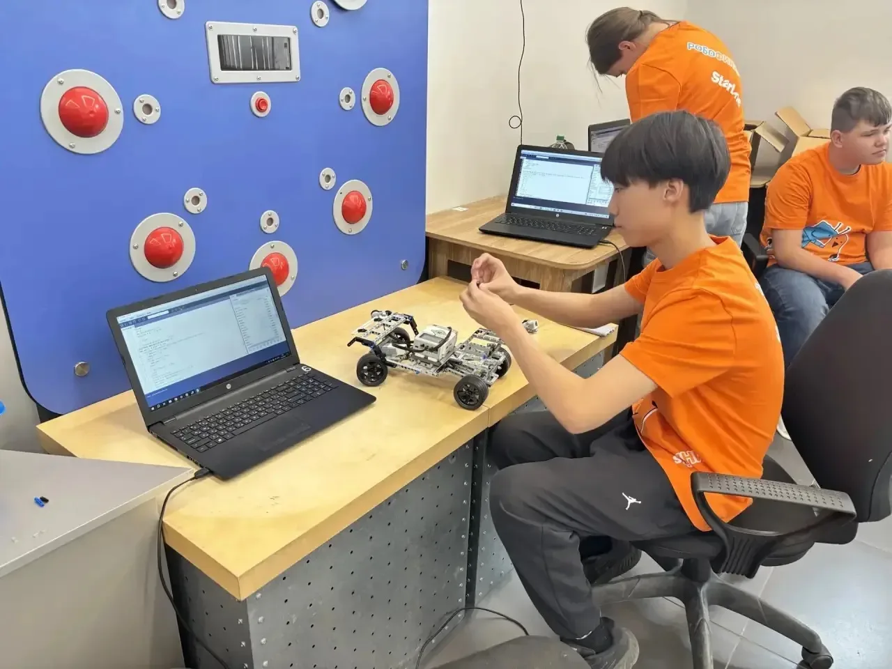 🤖 Школьники из Бурятии примут участие в международном фестивале робототехники  В детском технопарке 