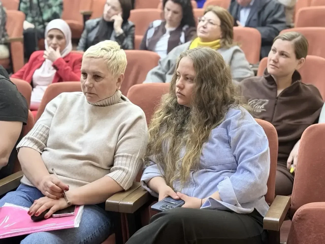 Продолжаю серию открытых встреч с жителями Камчатки.   В среду, 13 мая, обсудим актуальные вопросы Е