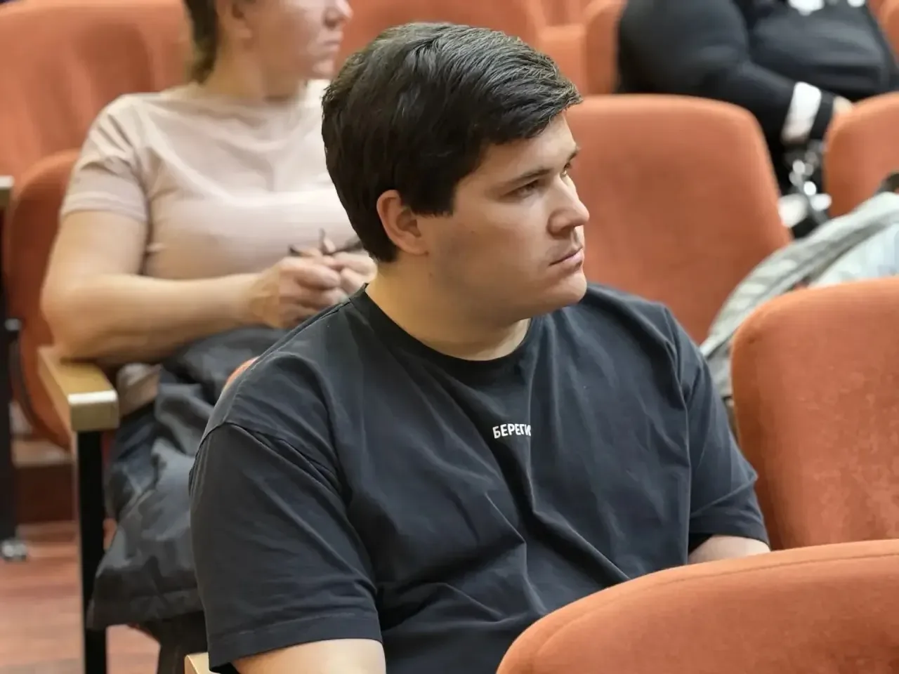 Продолжаю серию открытых встреч с жителями Камчатки.   В среду, 13 мая, обсудим актуальные вопросы Е